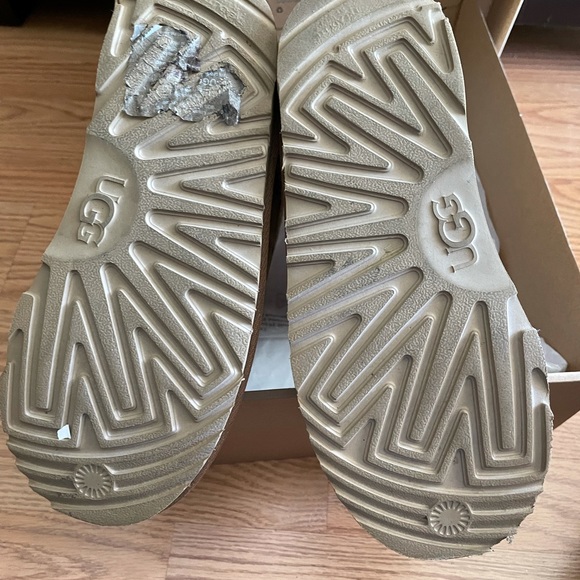 Ugg’s - Picture 2 of 5